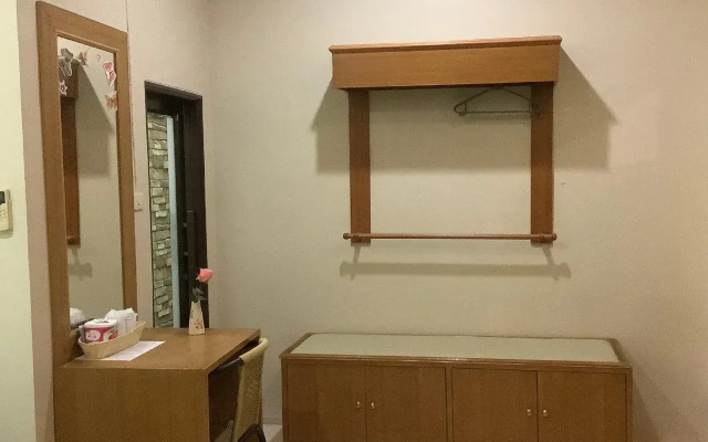 Front Beach Hotel