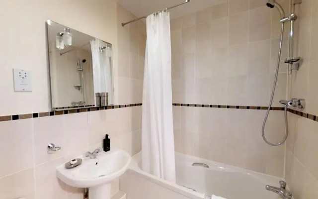 Signet Apartments - The Triangle