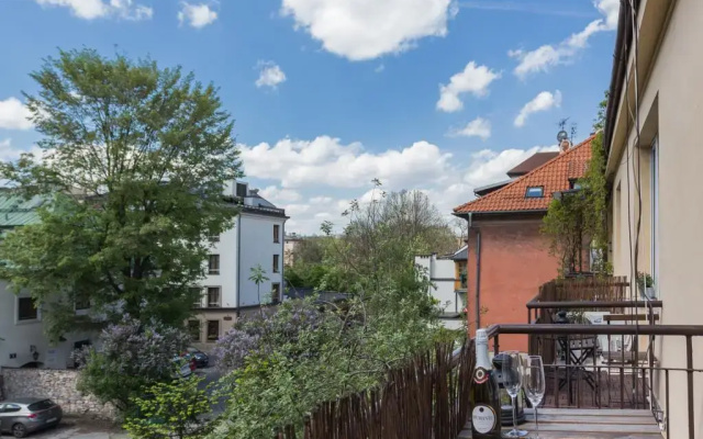 InPoint Jewish Town Apartments