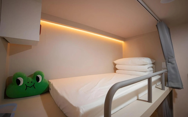 Calistar Hotel