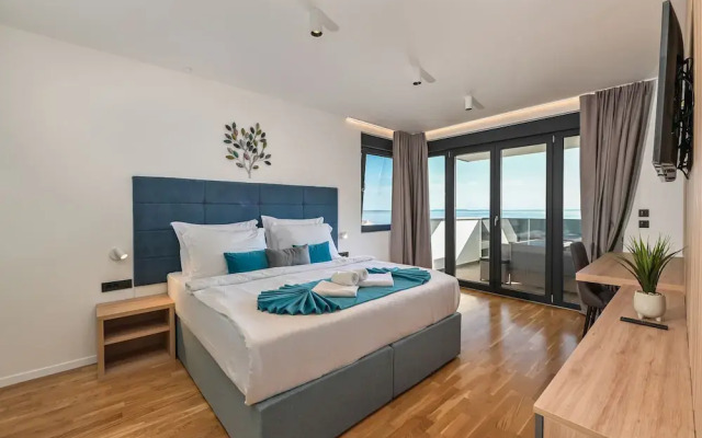 Villa Luna- Private Heated Pool