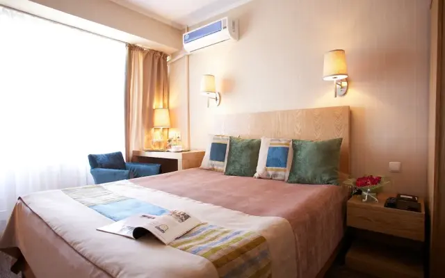 Club Hotel  Dostuk