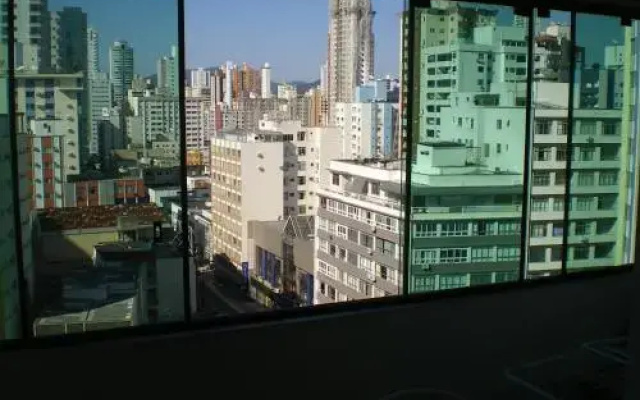 Apartamento Dante Tomio