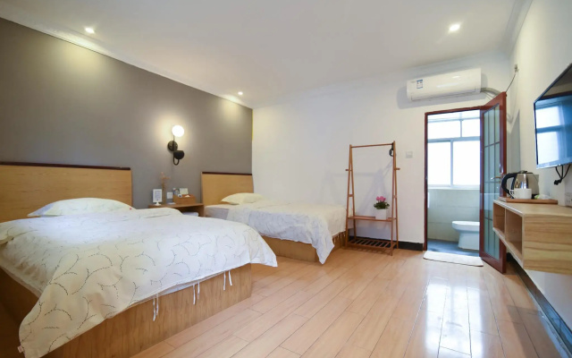 Guilin Cyan Box Hotel