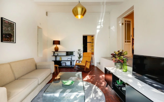 Victorian Manor Apartment