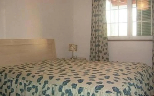 Holiday Home 2 Minutes From the Beach and Close to Major Tourist Attractions!