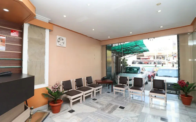 OYO 7933 Hotel Trimurty International