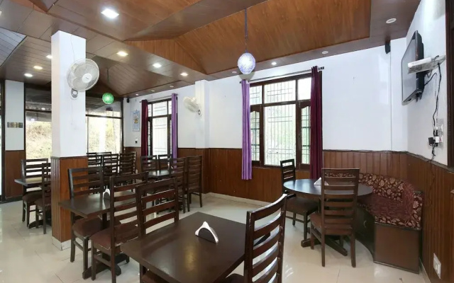 OYO 12796 Home Studios Hill View Solan