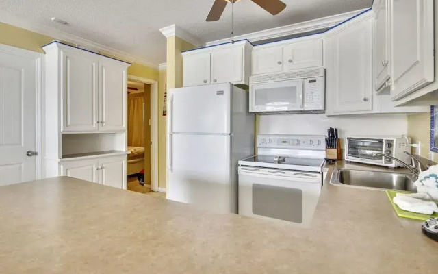 Seascape 2212 - 2 Br Condo