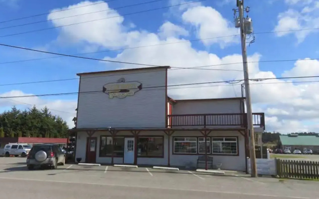 Tyee Restaurant and Hotel