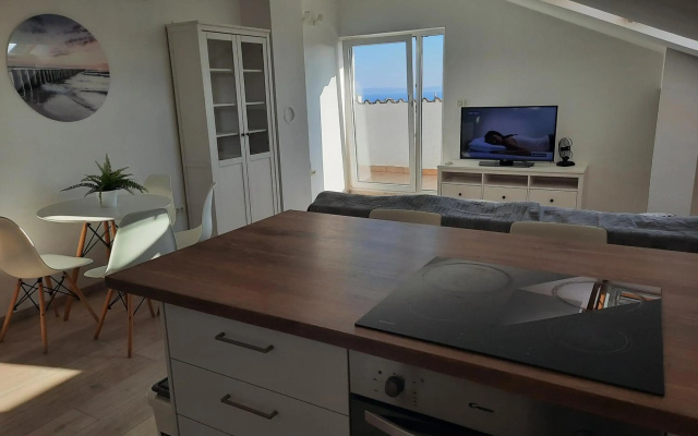 Sea view later apartment
