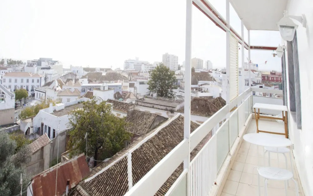 Bluesky in Faro With 1 Bedrooms and 1 Bathrooms