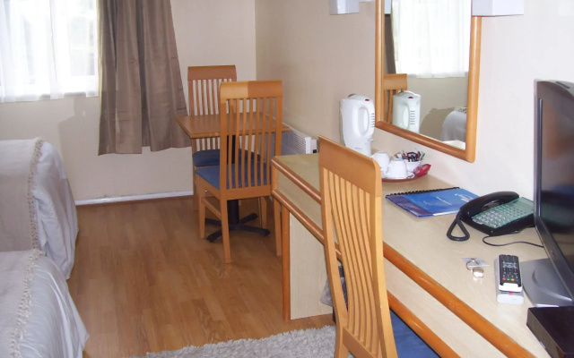 Travel Plaza Hotel