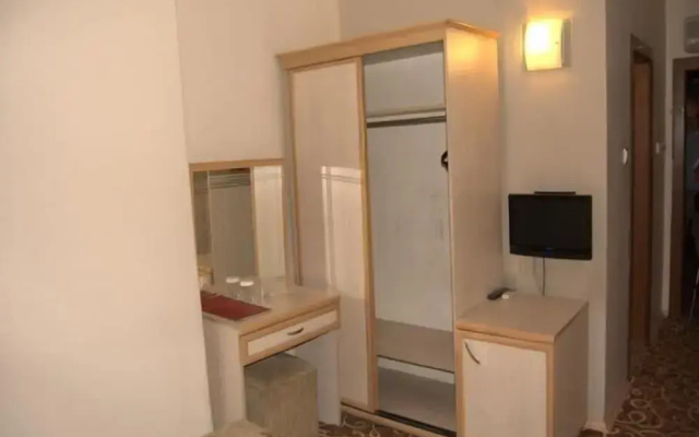 Hotel Ayata