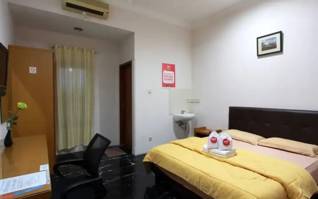 NIDA Rooms Garden Tomb Kebagusan