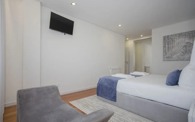 Liiiving -Luxury River View Apartment IX