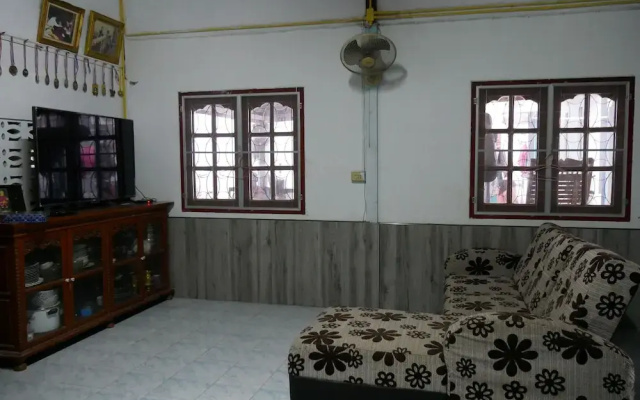 Muangluangraek Homestay
