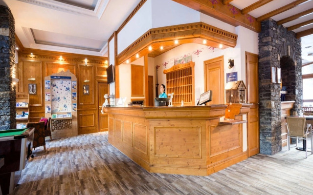 Premium Family Hub for Five Guests