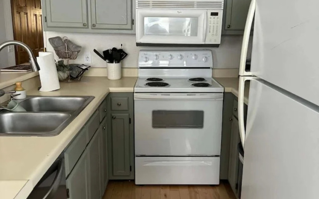 Summit 101b: 3 Bedrooms 2 Full Baths