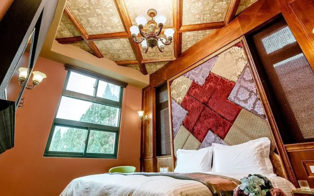 Mountain in Florence Homestay
