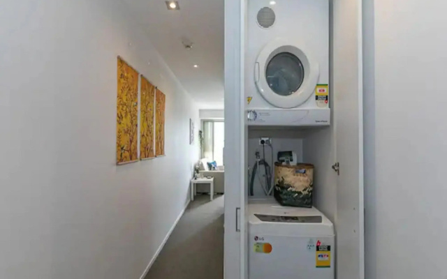 Relaxing Apartment w/ Balcony, Gym and Parking!