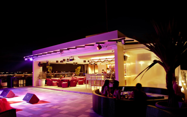 Biz Hotel Batam