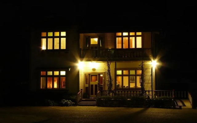 Holly Homestead B&B