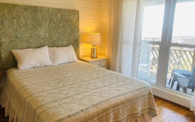 King Of The Sea 4 Bedroom Home by RedAwning