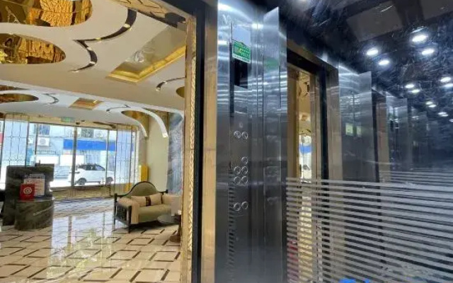 Liuzhou Yuejingshe Apartment (Qingyun Minsheng Market)