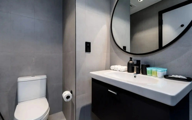 Waves - Premium 1BR Apartment Overlooking Burj Khalifa