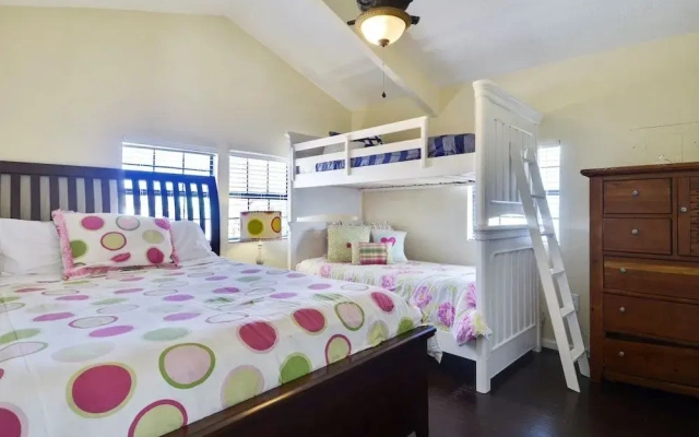 Crabbin Cabin by RedAwning
