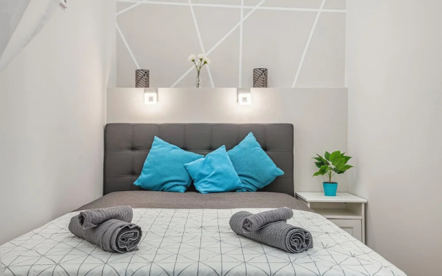Quiet Downtown Haven— 2Br | A/C | Free Parking