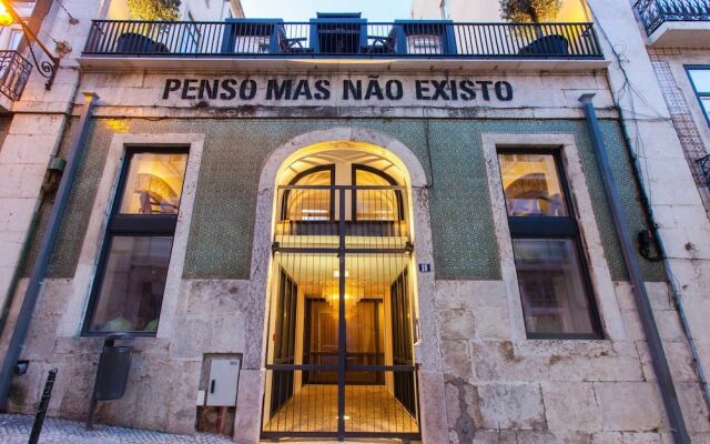 Апартаменты The Old Stables Chiado Apartments вид на фасад