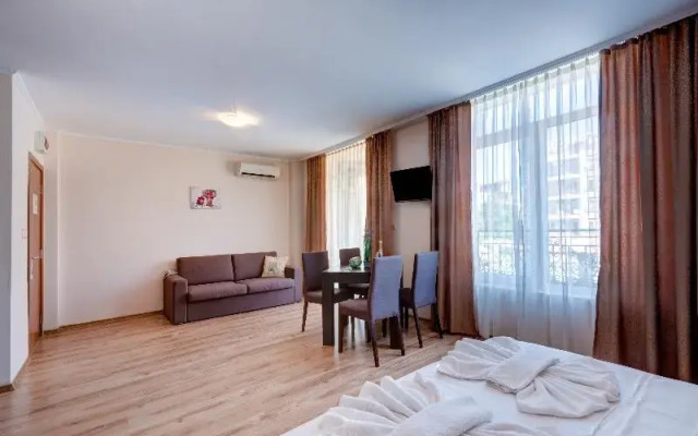 Апартаменты Dawn Park Deluxe Apartments комната для гостей