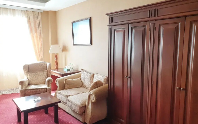 Royal Vista Hotel