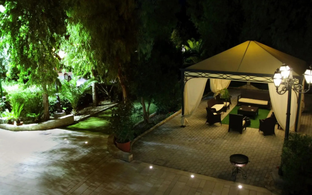 Scenic Holiday Home in Trinitapoli with Swimming Pool
