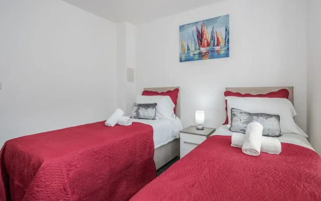 Beautiful 3-bed Apartment in Romford