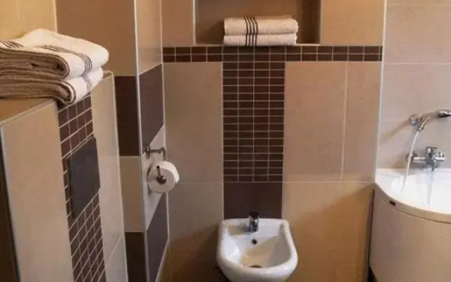 Aparthouse