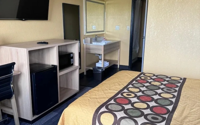 Super 8 by Wyndham Vandalia/Dayton International Airport