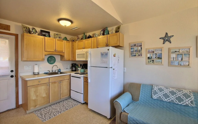 16 License To Chill 1 Bedroom Condo by RedAwning