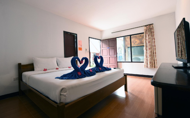Phi Phi Twin Palms Bungalows