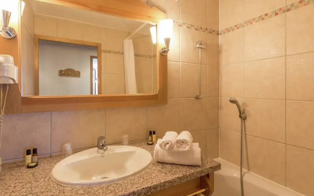 Tasteful Apartment Directly on the Slopes of Plagne Soleil