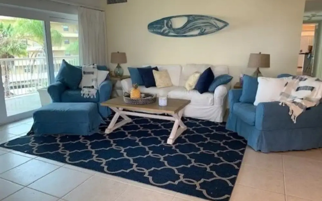 Jamaica Royale T32 - 2 Br Condo