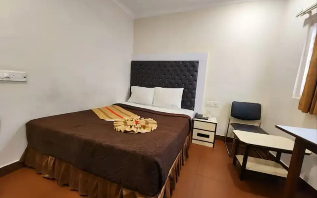 ZO Rooms Esplanade SN Banerjee Road