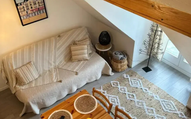 26m With Balcony Near The Center And The Beach