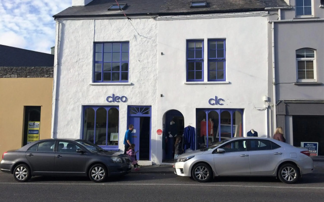 Cleo Gallery Apartments