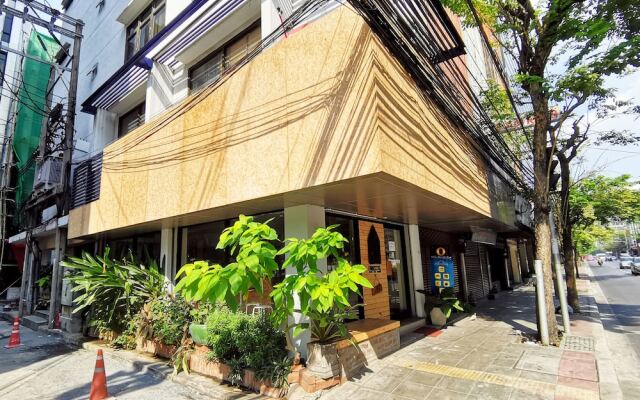 Foresttel Bkk - Hostel Бангкок вид на фасад