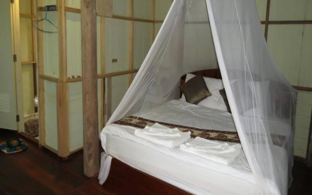Jungle Hill Beach Bungalow