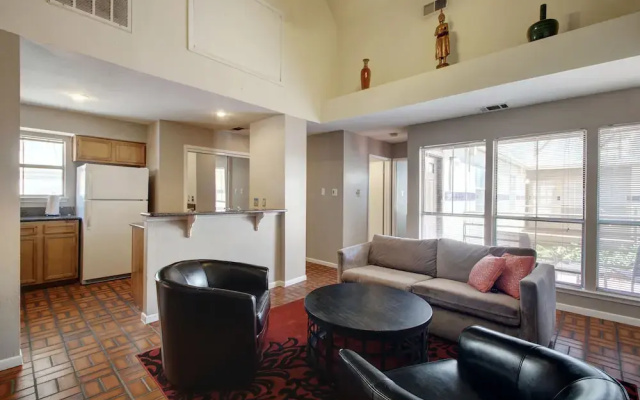 AustinStays 2 Bedroom Downtown Suite