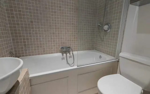 JOIVY Charming 1-Bedroom Flat with Patio